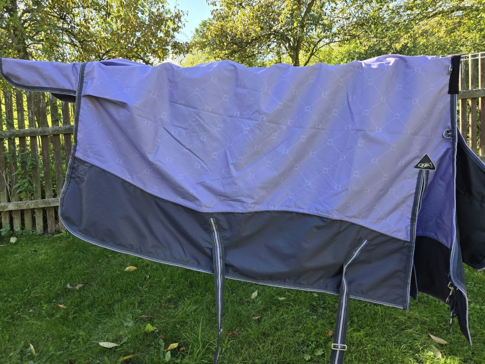 Výběhová deka QHP s fleecem fialová, vel. 145cm
