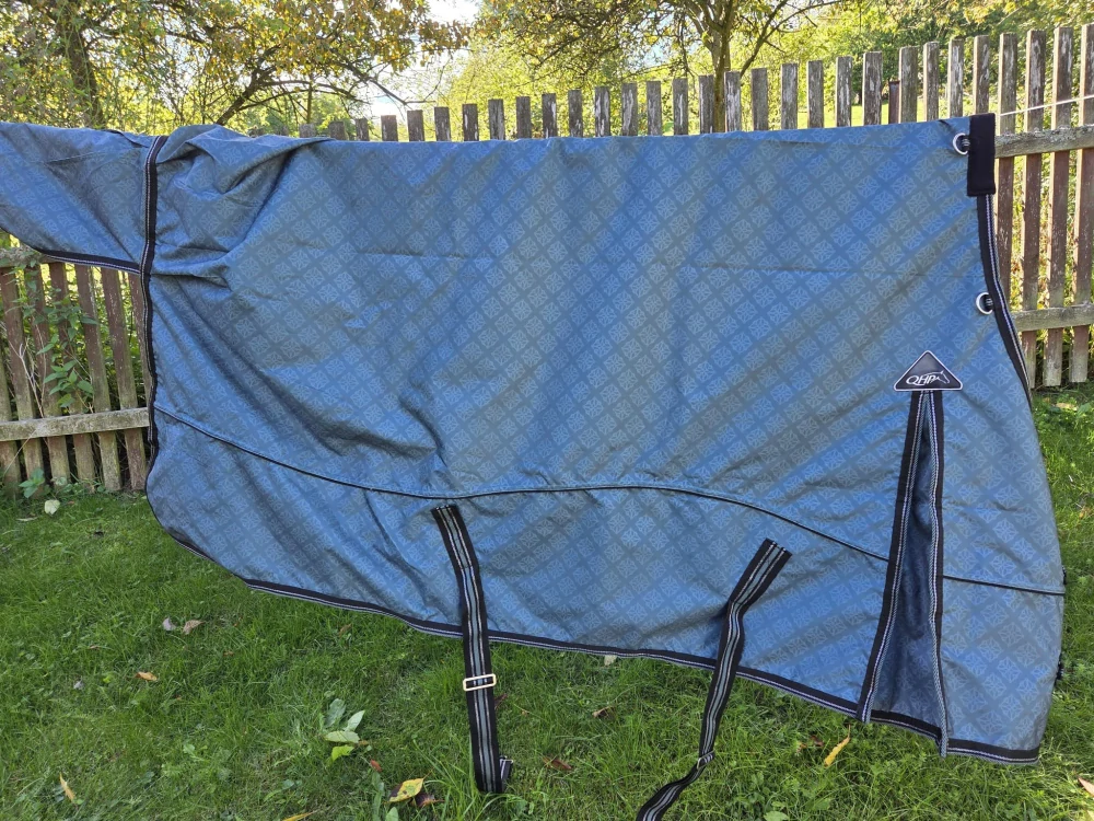 Výběhová deka QHP s fleecem zelená, vel. 145cm